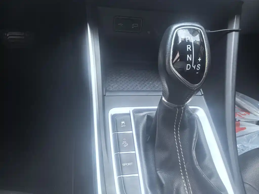 Geely Vision X3 2019 — фото 14