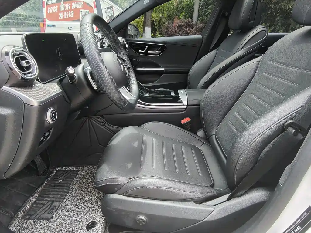 Mercedes-Benz C-Class 2023 — фото 4