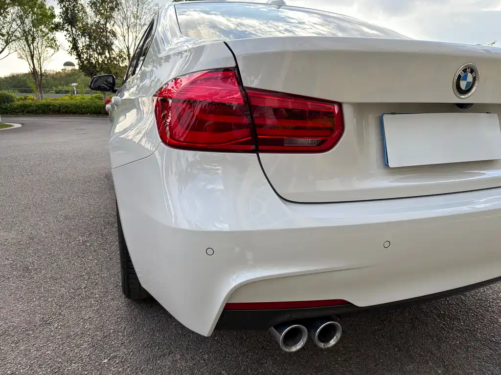 BMW 3 Series 2018 — фото 22