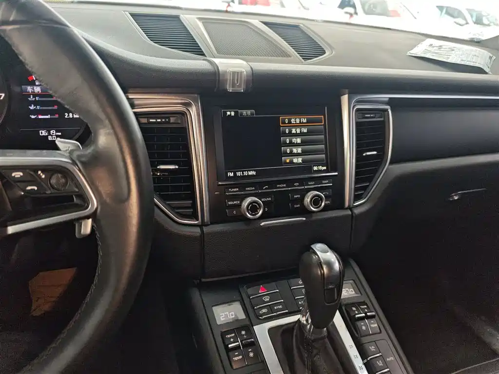 Porsche Macan 2015 — фото 13