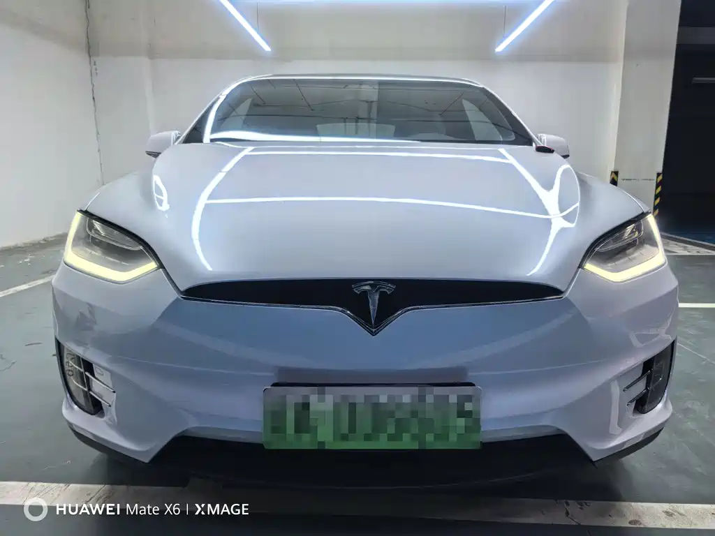 Tesla Model X 2018 — фото 2