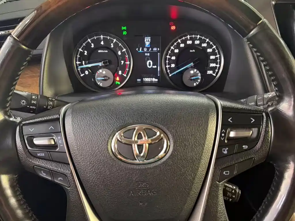 Toyota Alphard 2018 — фото 10