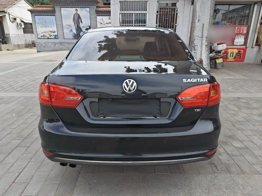 Volkswagen Sagitar 2014