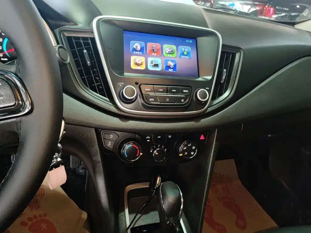 Chevrolet Cavalier 2017 — фото 13