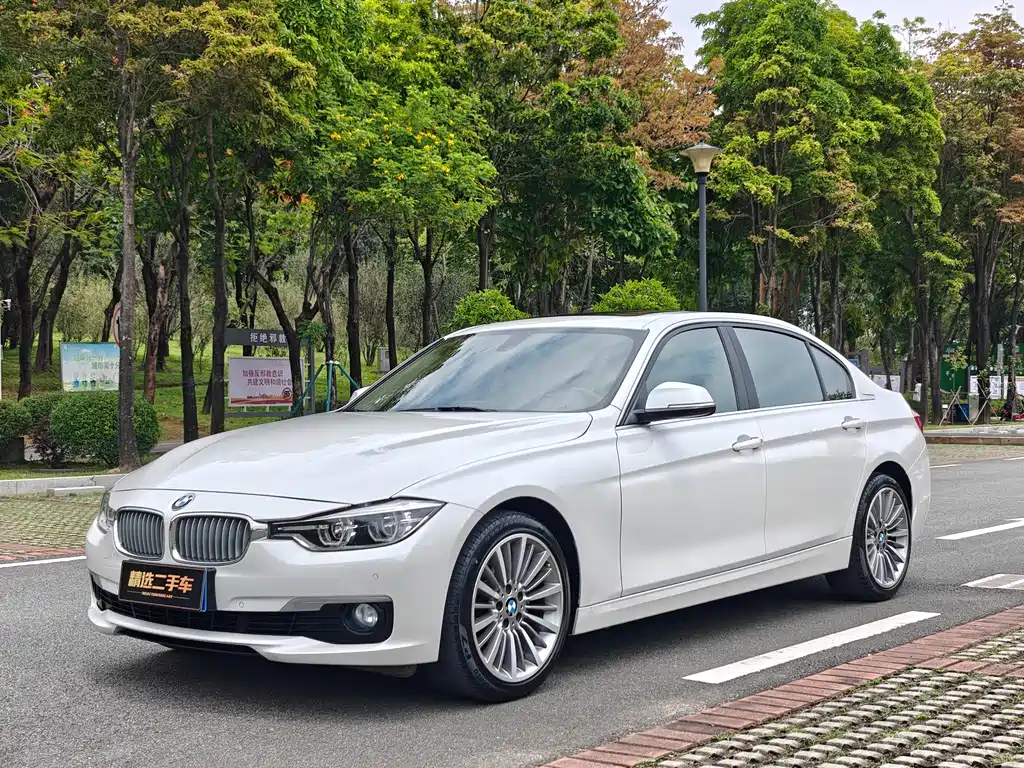 BMW 3 Series 2019 — фото 1
