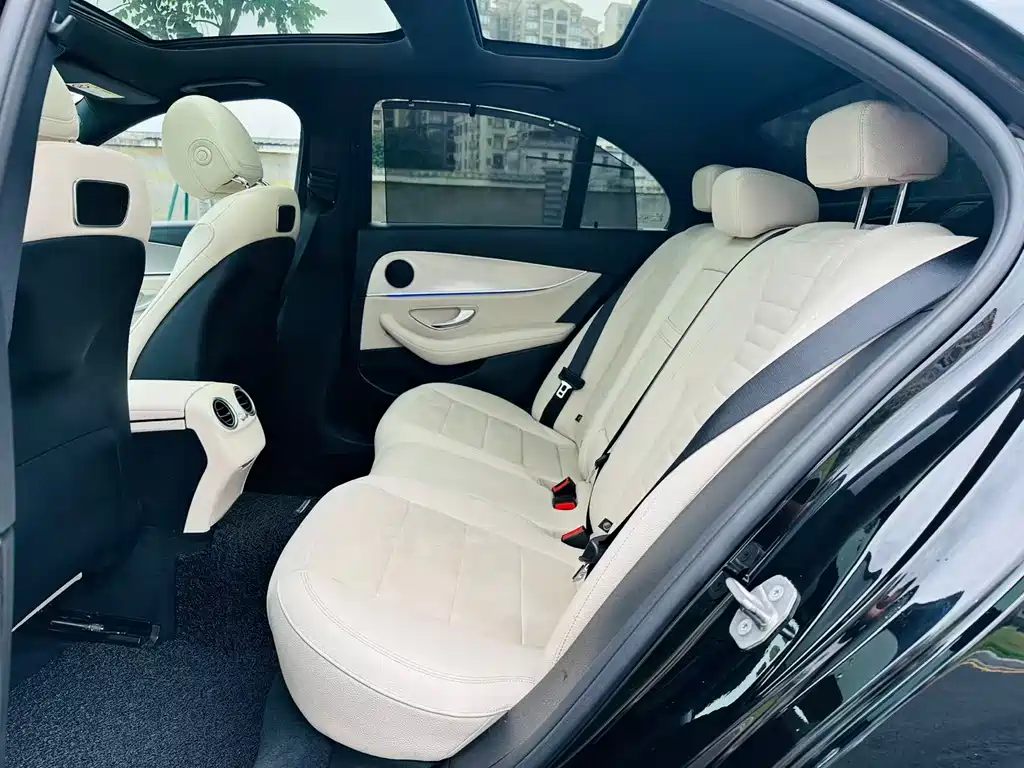 Mercedes-Benz E-Class 2018 — фото 10