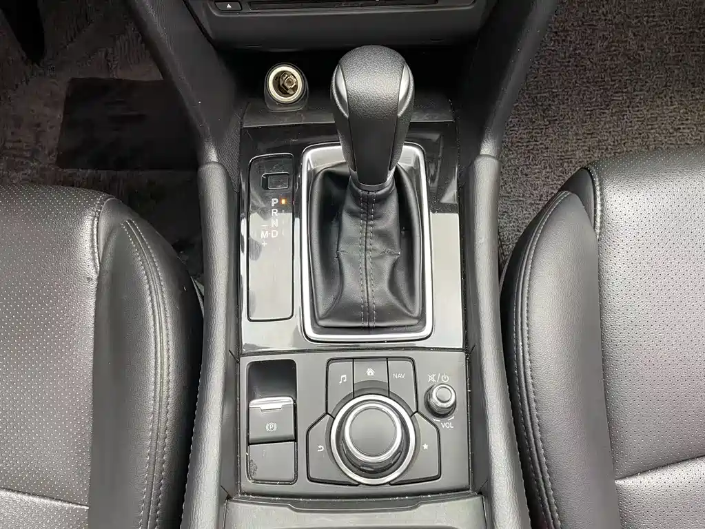 Mazda 3 Axela 2019 — фото 21