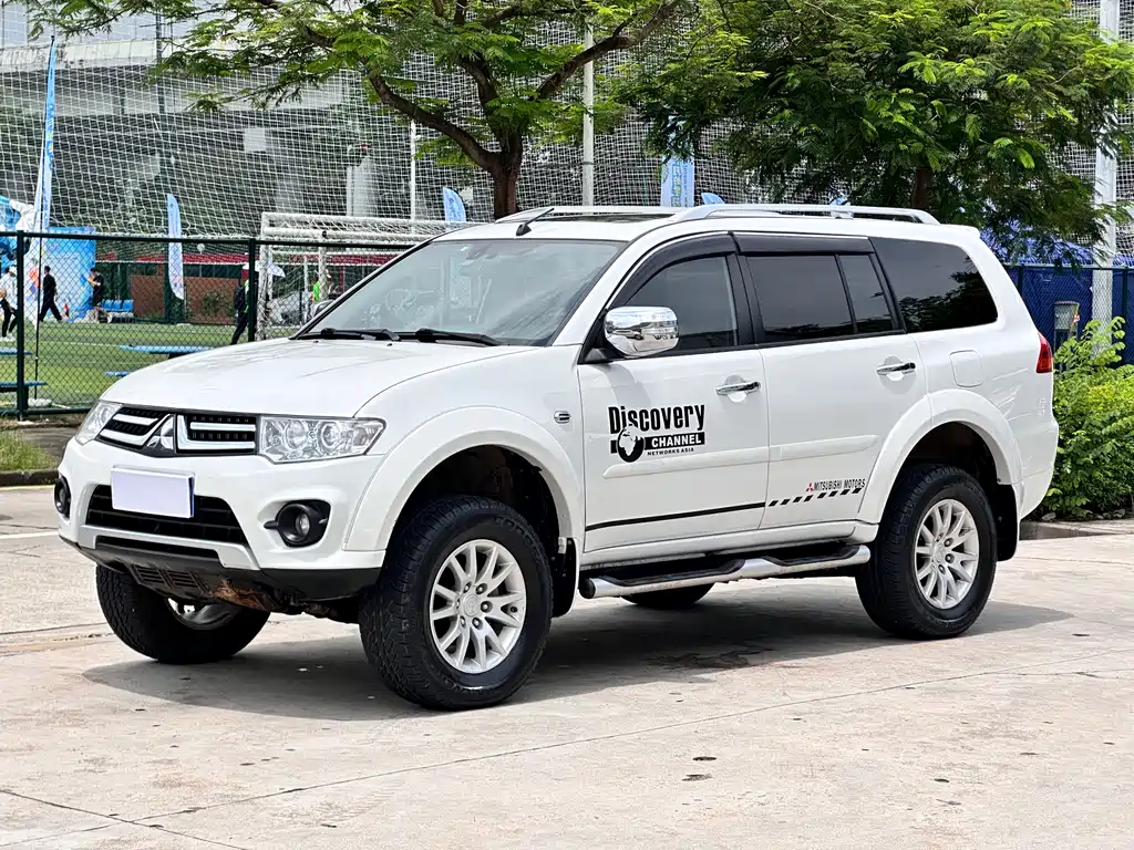 Mitsubishi Pajero Sport 2016