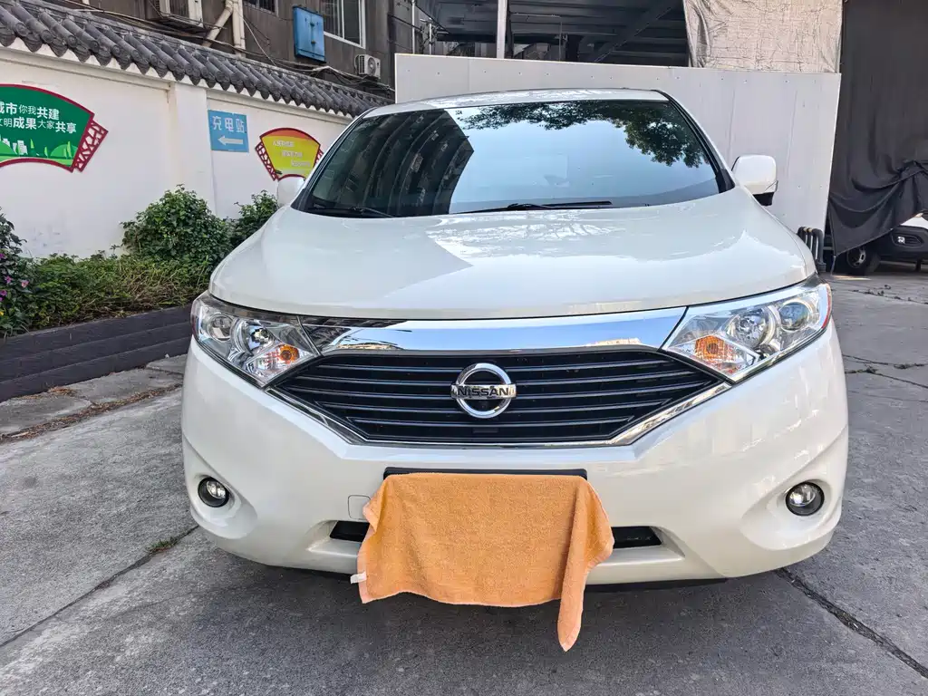 Nissan Quest 2018 — фото 2