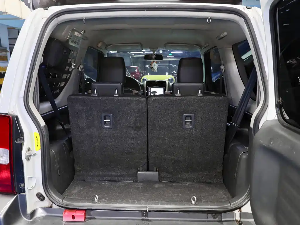 Suzuki Jimny 2017 — фото 13