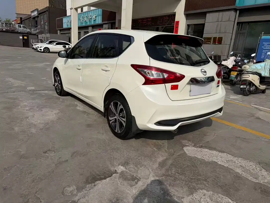 Nissan Tiida 2017 — фото 7