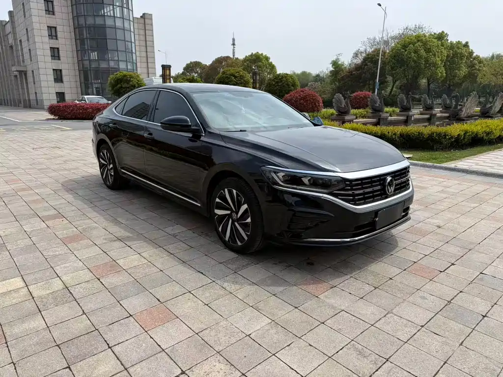 Volkswagen Passat 2023 — фото 2