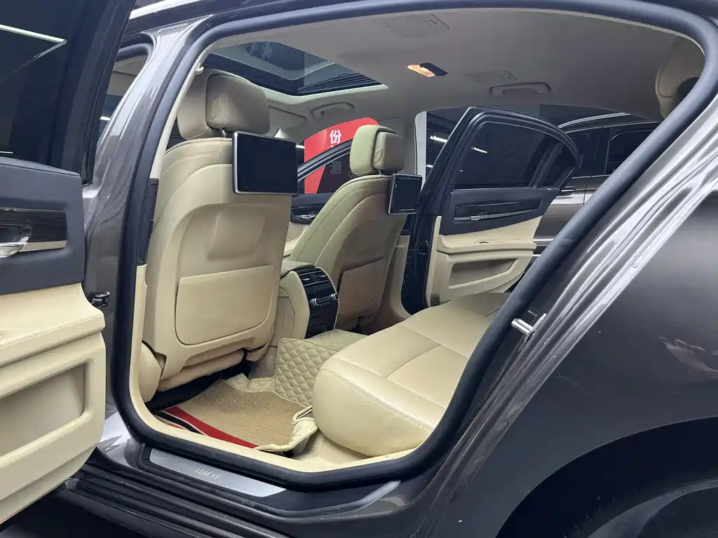 BMW 7 Series 2013 — фото 23