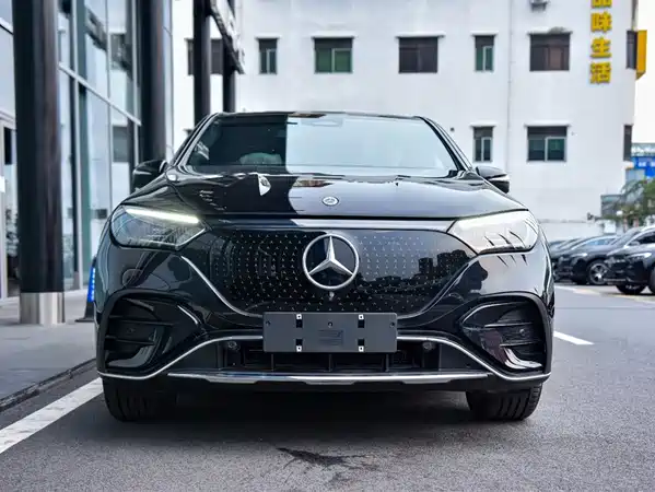 Mercedes-Benz EQE SUV 2025
