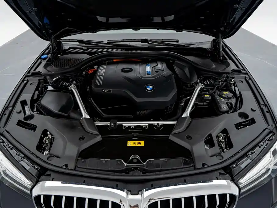 BMW 5 Series New Energy 2022 — фото 18