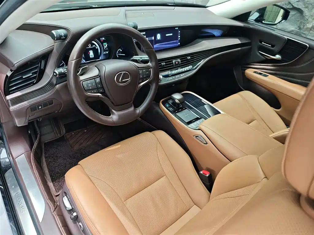 Lexus LS 2020