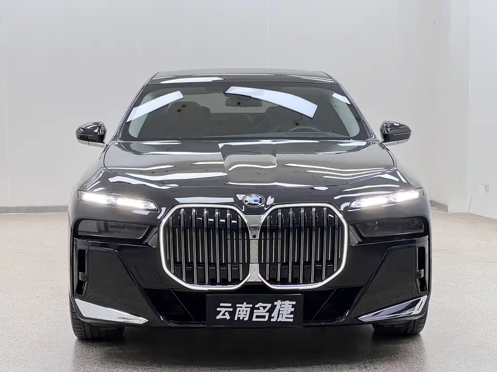 BMW 7 Series 2025 — фото 2