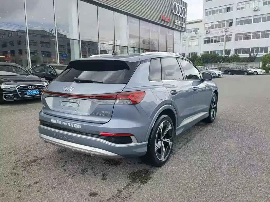 Audi Q4 E-Tron 2023 — фото 9