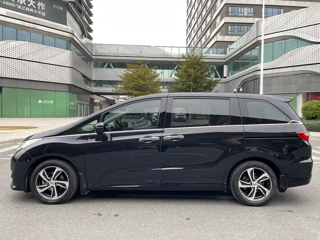 Honda Odyssey 2017 — фото 13