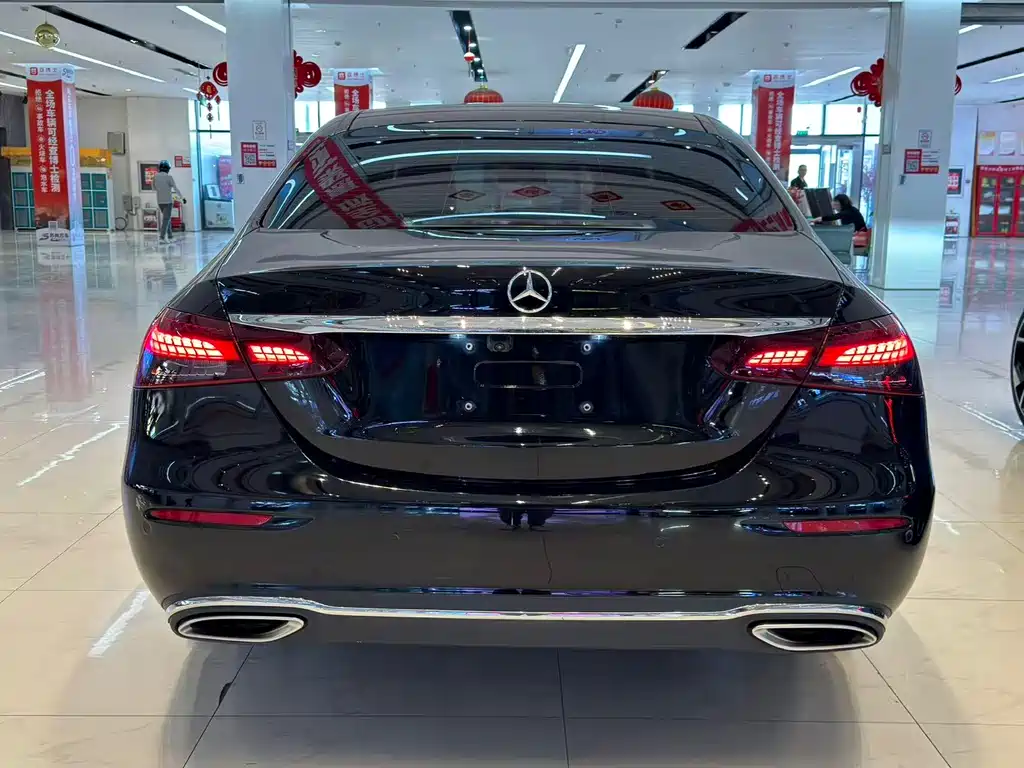 Mercedes-Benz E-Class 2023 — фото 15