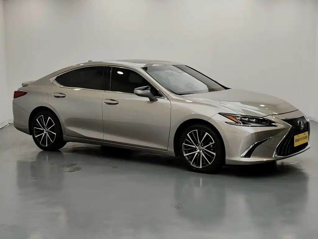 Lexus ES 2022 — фото 17