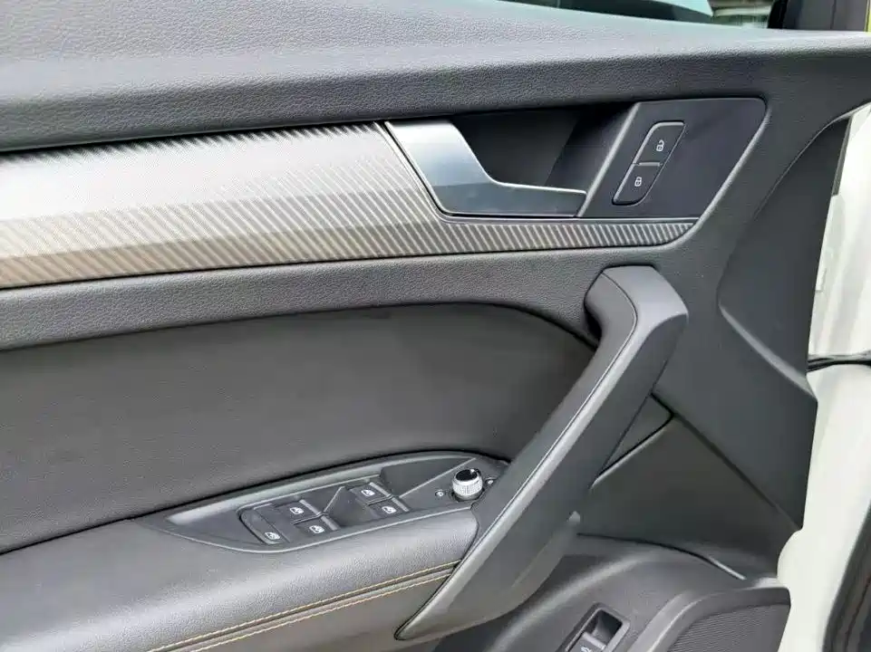 Audi Q5L 2019 — фото 12