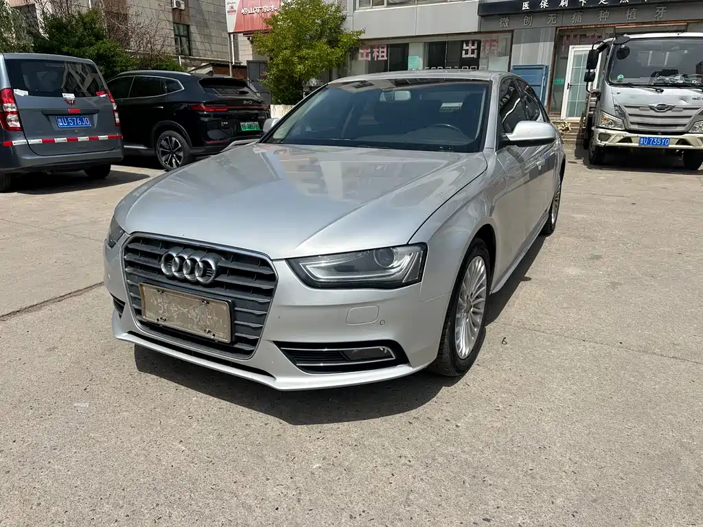 Audi A4L 2015 — фото 1