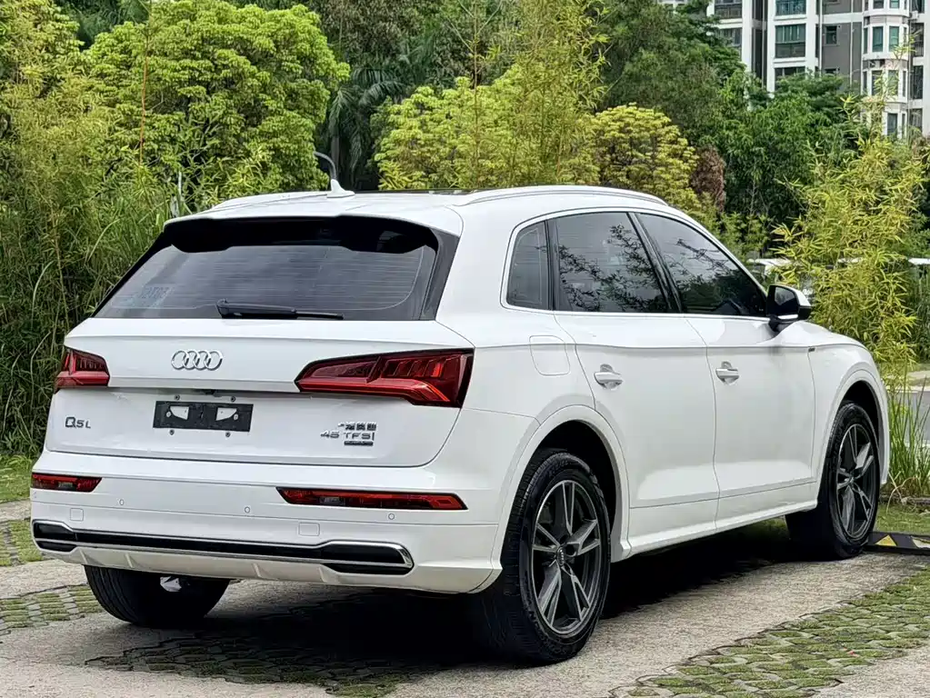 Audi Q5L 2019 — фото 13