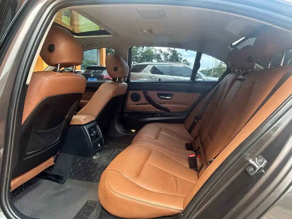 BMW 3 Series 2015 — фото 12