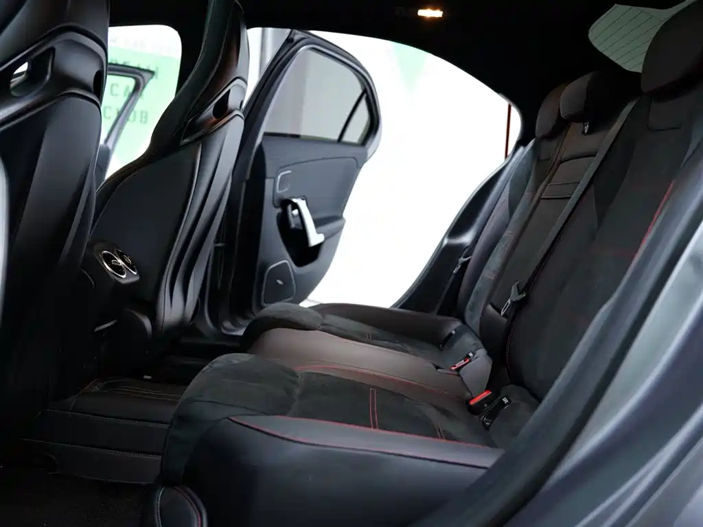 Mercedes-Benz A-Class AMG 2022 — фото 38