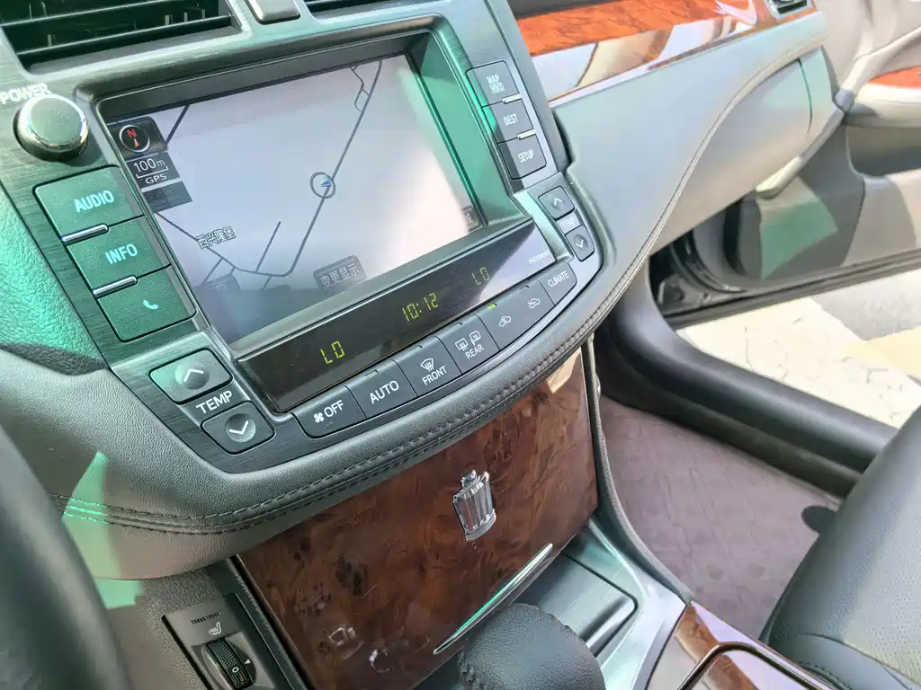 Toyota Crown 2014 — фото 13