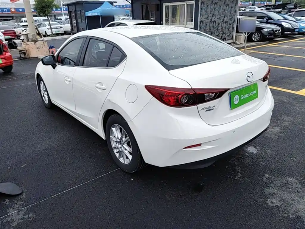 Mazda 3 Axela 2018 — фото 5