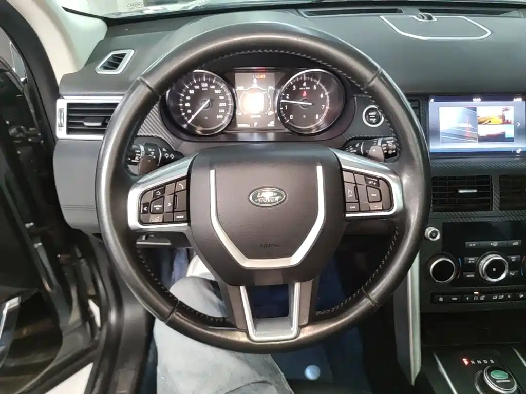 Land Rover Discovery Sport 2018 — фото 11