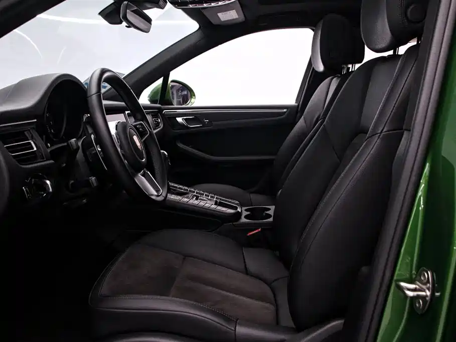 Porsche Macan 2019 — фото 12