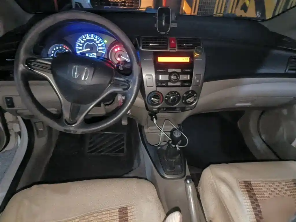 Honda City Classic 2015 — фото 13