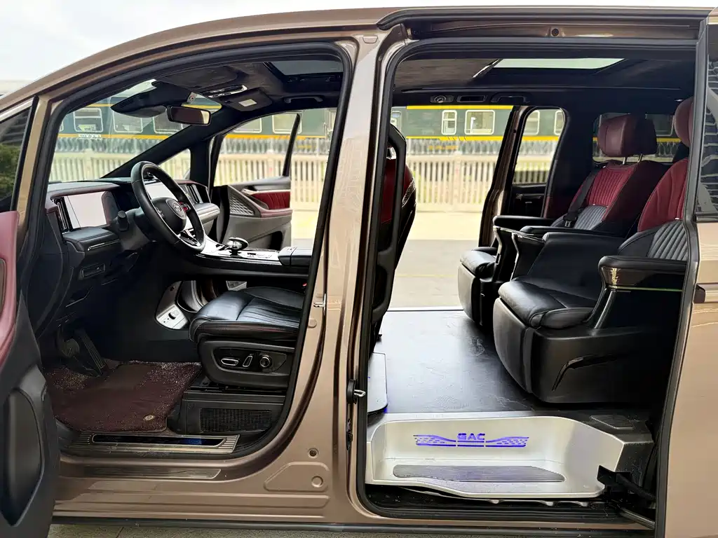 GAC Motor Trumpchi M8 2023 — фото 18