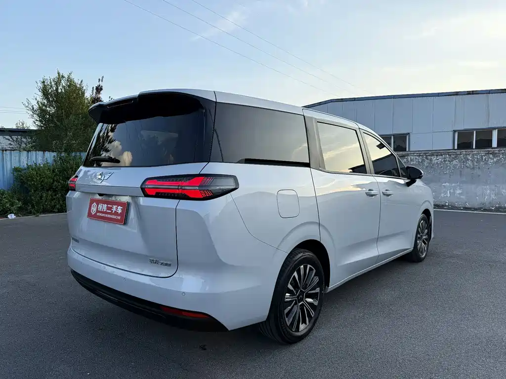 Wuling Starlight 730 New Energy 2025 — фото 6