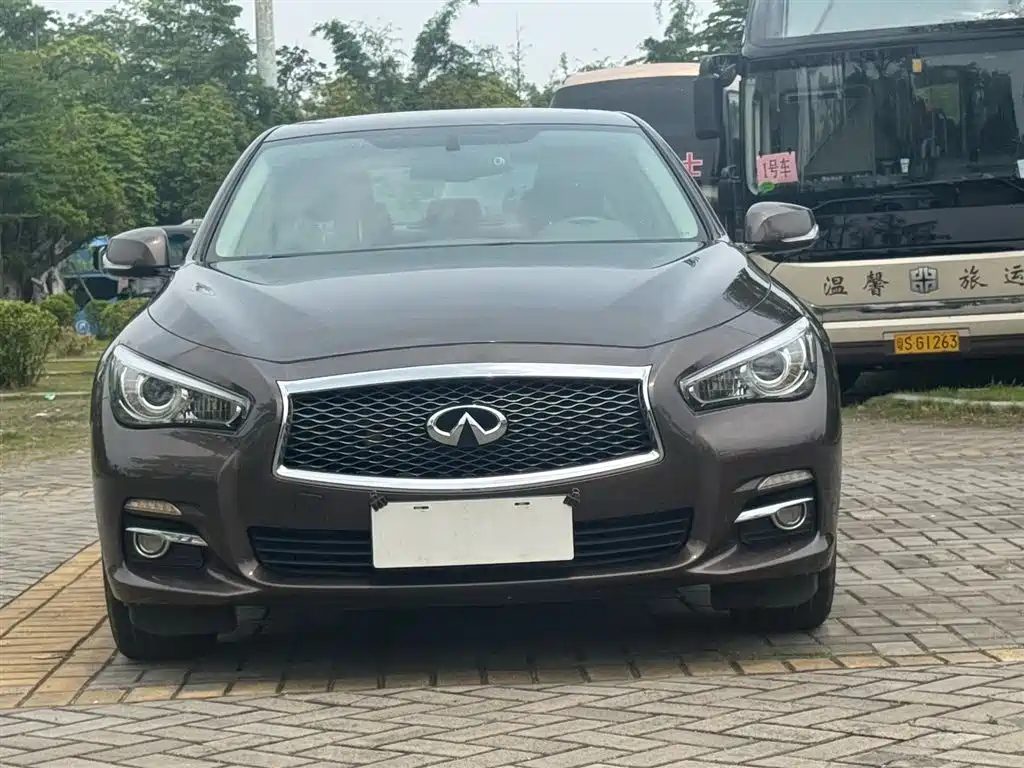 Infiniti Q50L 2015