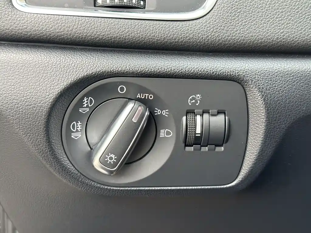 Audi Q3 2014 — фото 31