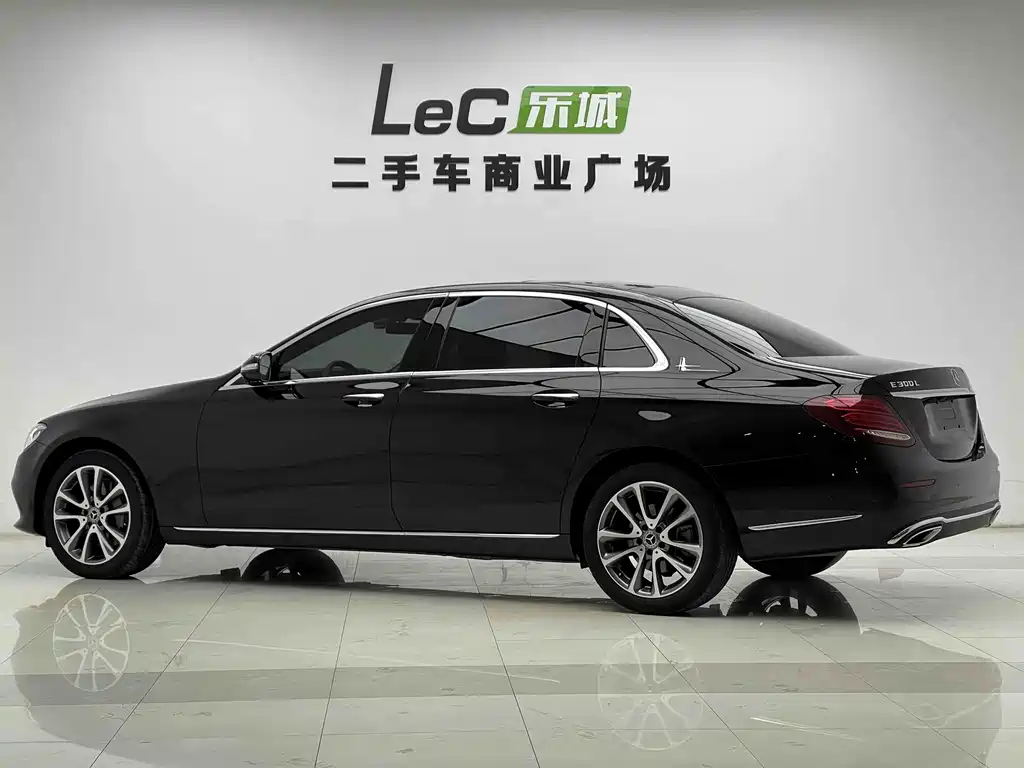 Mercedes-Benz E-Class 2018 — фото 13