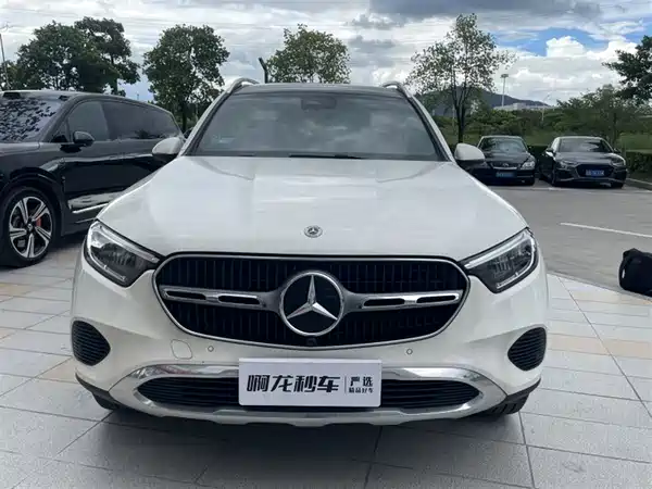 Mercedes-Benz GLC 2023