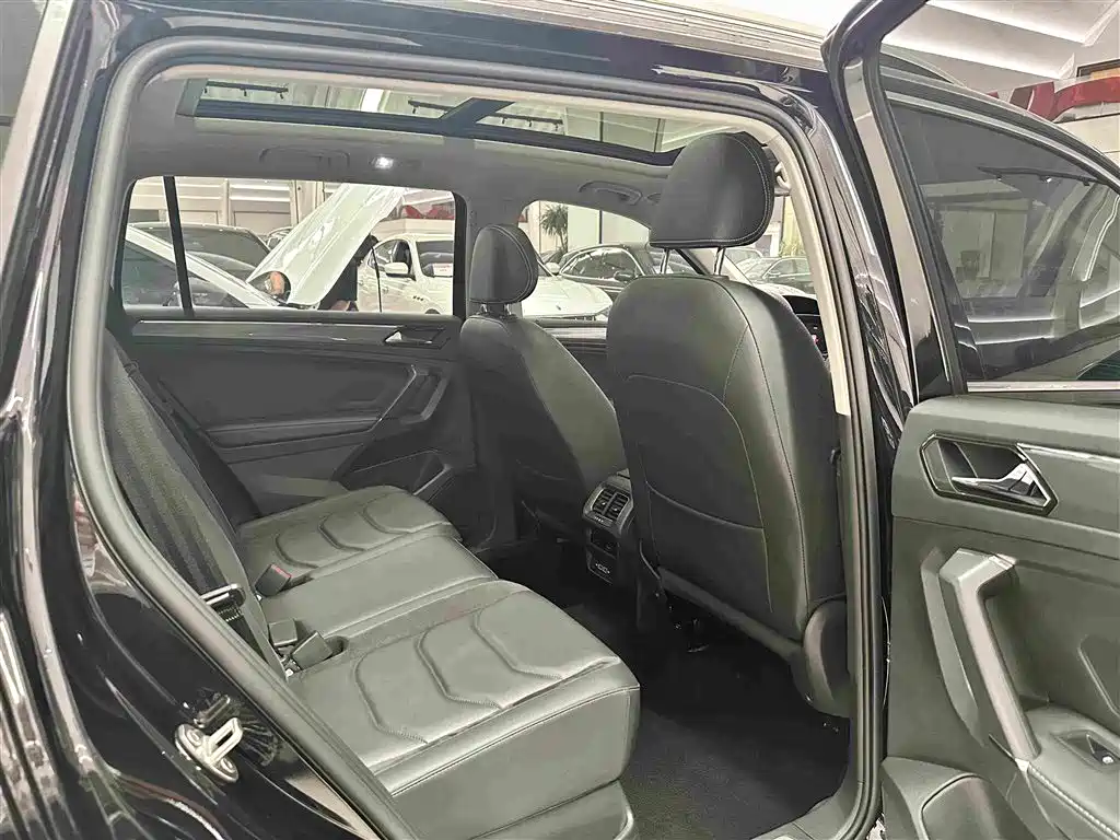 Volkswagen Tiguan L 2021 — фото 15