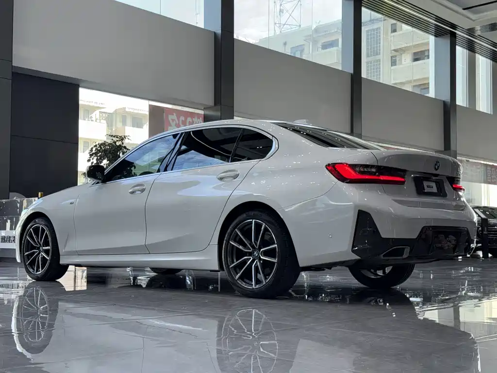 BMW 3 Series 2023 — фото 12