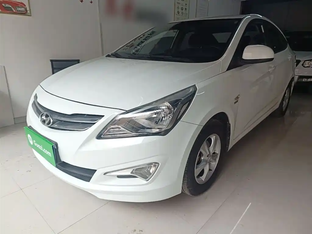 Hyundai Verna 2014 — фото 1