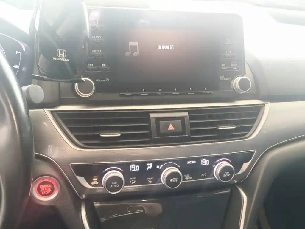 Honda Accord 2021 — фото 13