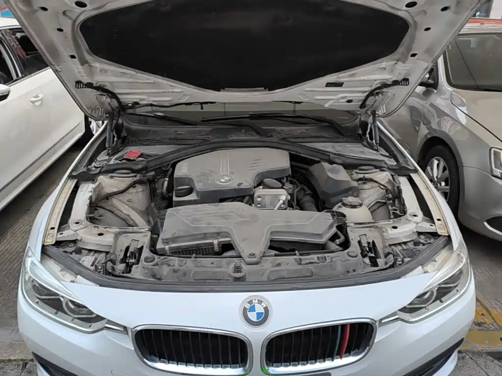 BMW 3 Series 2016 — фото 20