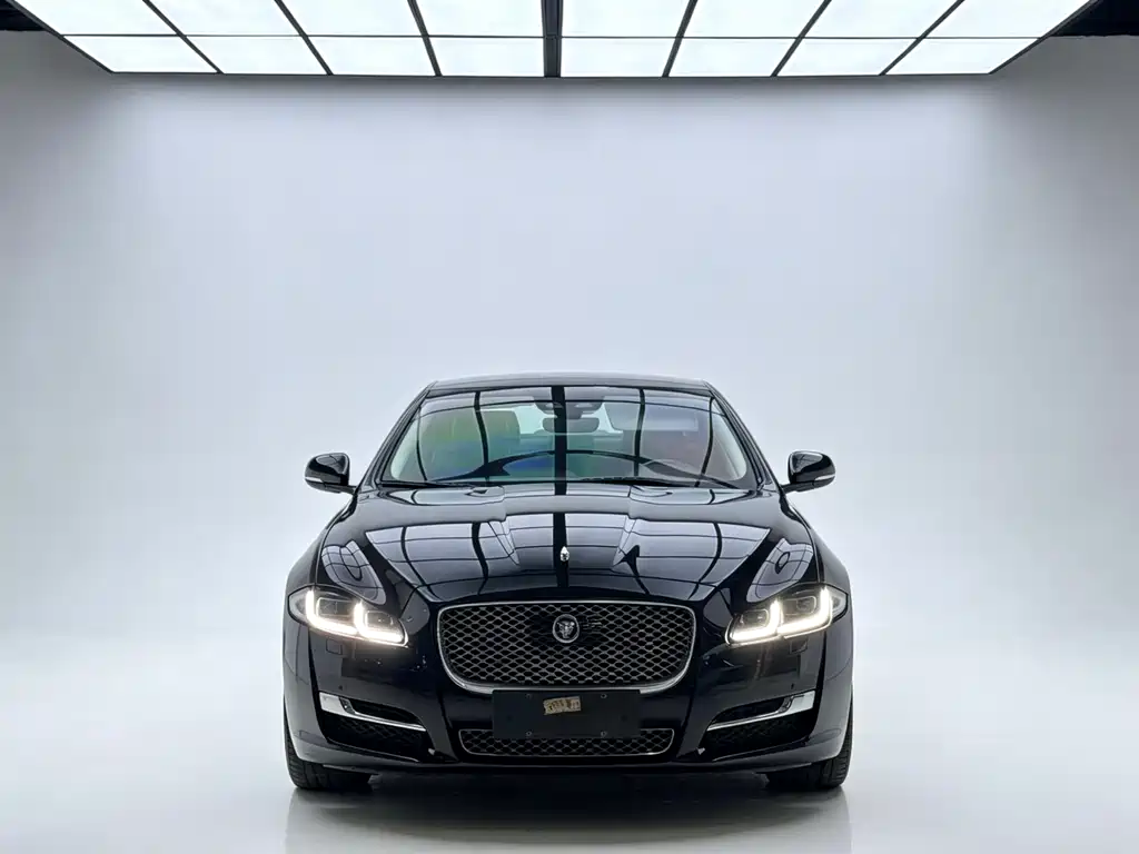 Jaguar XJ 2019 — фото 2