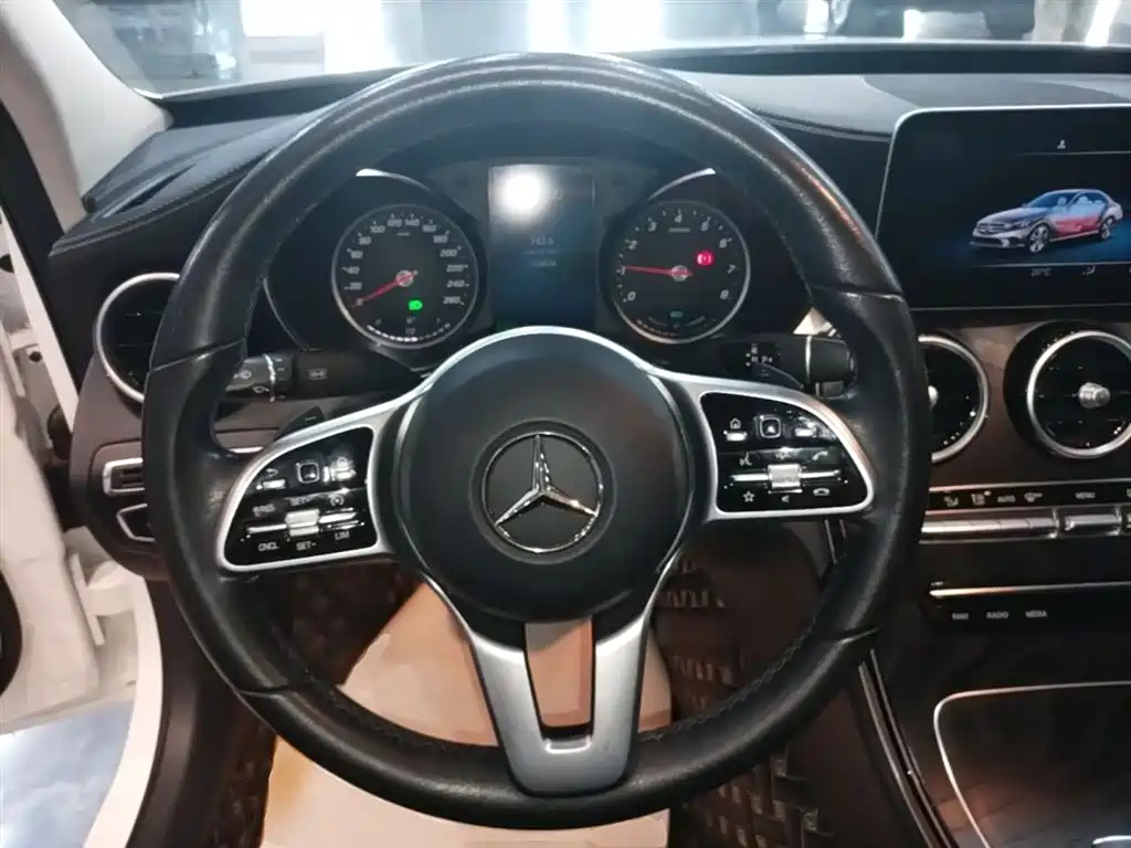 Mercedes-Benz C-Class 2018 — фото 11