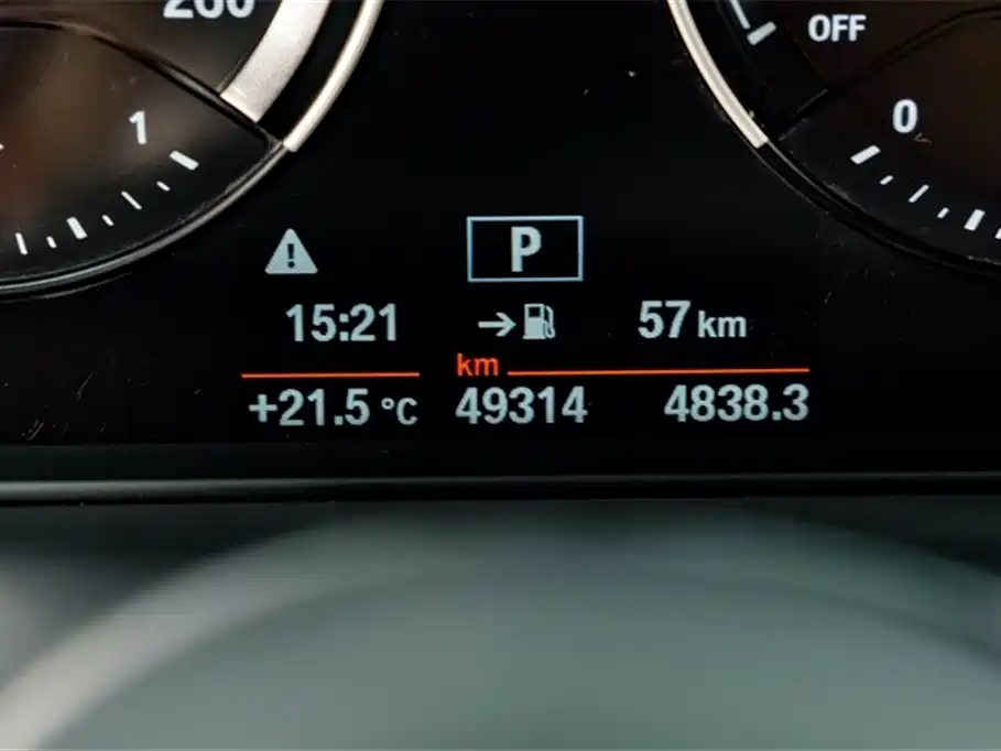 BMW 1 Series 2020 — фото 9