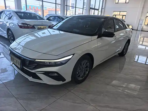 Hyundai Elantra 2023
